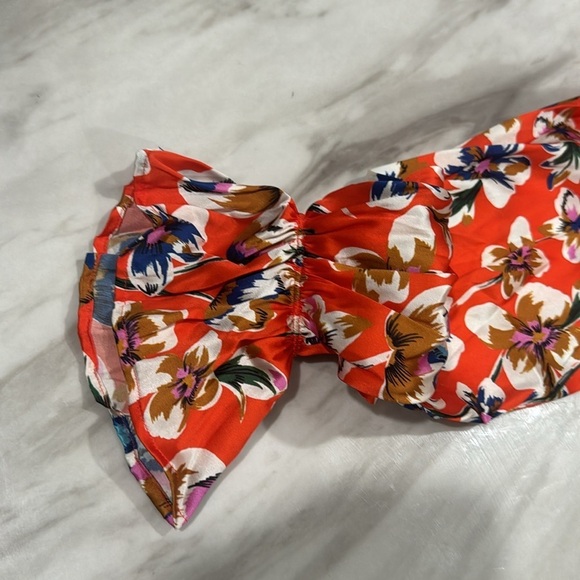 Elegant 98 % silk Tucker blouse size medium - Picture 5 of 6